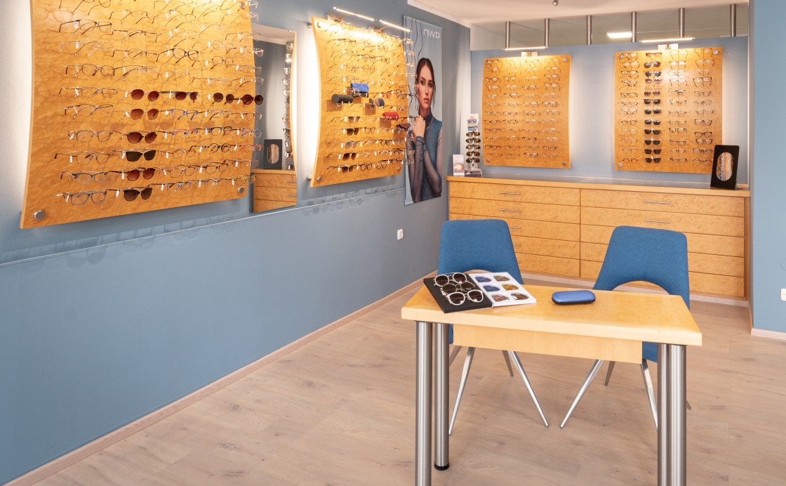 Laden-Ansicht innen; Wiese Optik